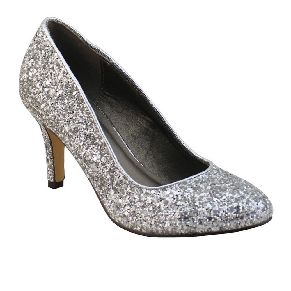 Silver sparkly pumps